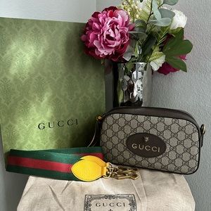 *SOLD* GUCCI VINTAGE GG SUPREME MESSENGER BAG